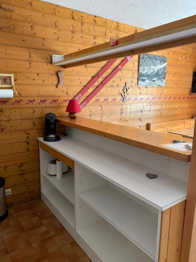 155 Piste Dans Mon Canape Châtel Exterior foto