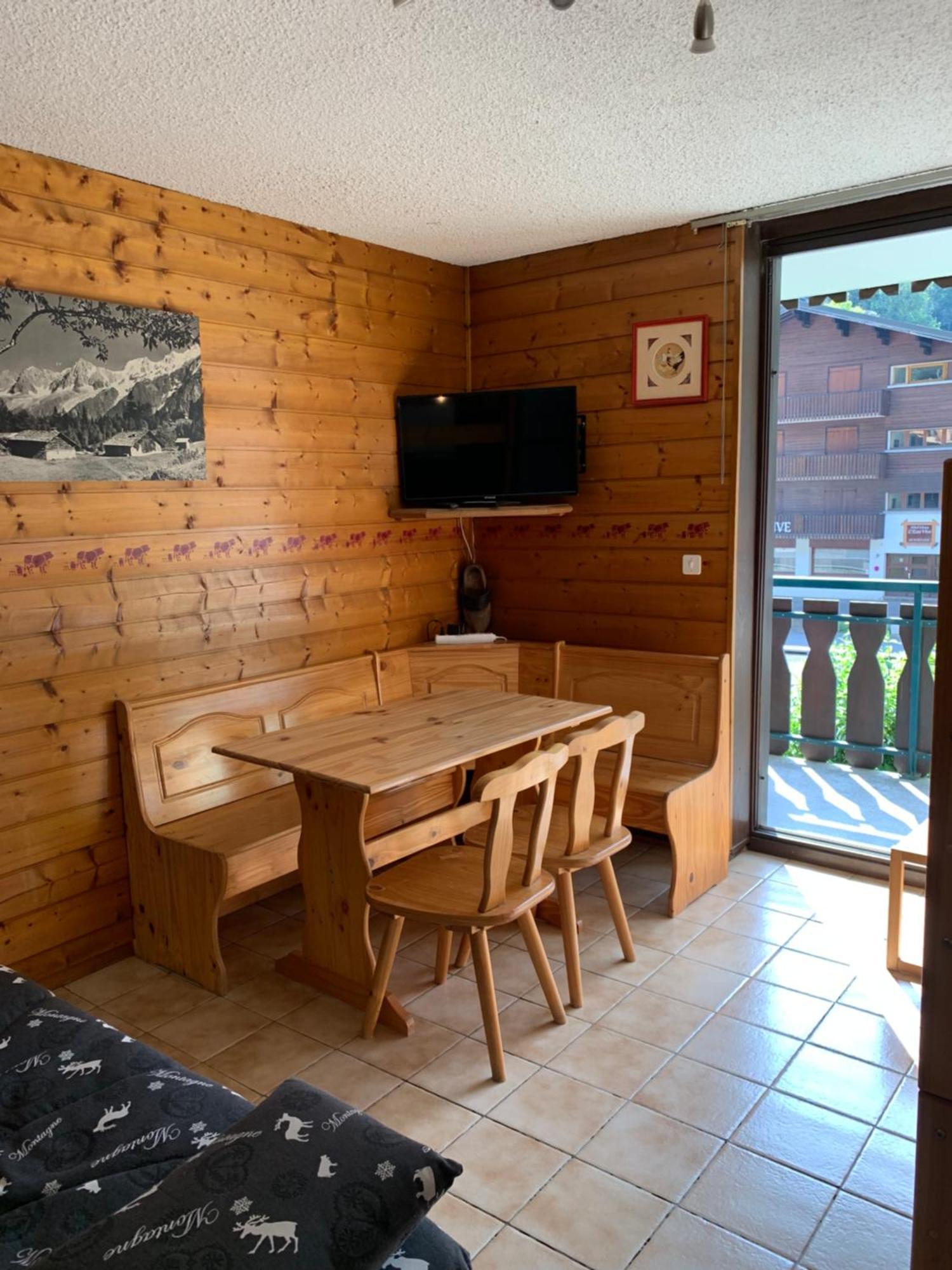 155 Piste Dans Mon Canape Châtel Exterior foto